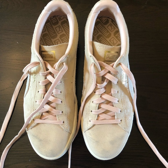 Puma Shoes - Women’s Puma Suede Sneaker in Tan size 9
